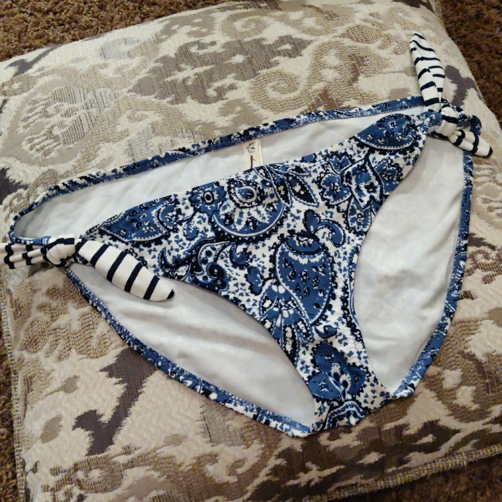 American Eagle Bikini bottom like new